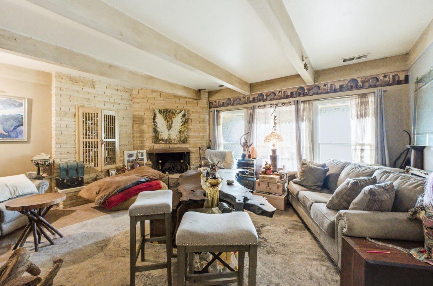 Detail Gallery Image 4 of 14 For 7821 Santa Theresa Dr, Gilroy,  CA 95020 - 3 Beds | 2/1 Baths