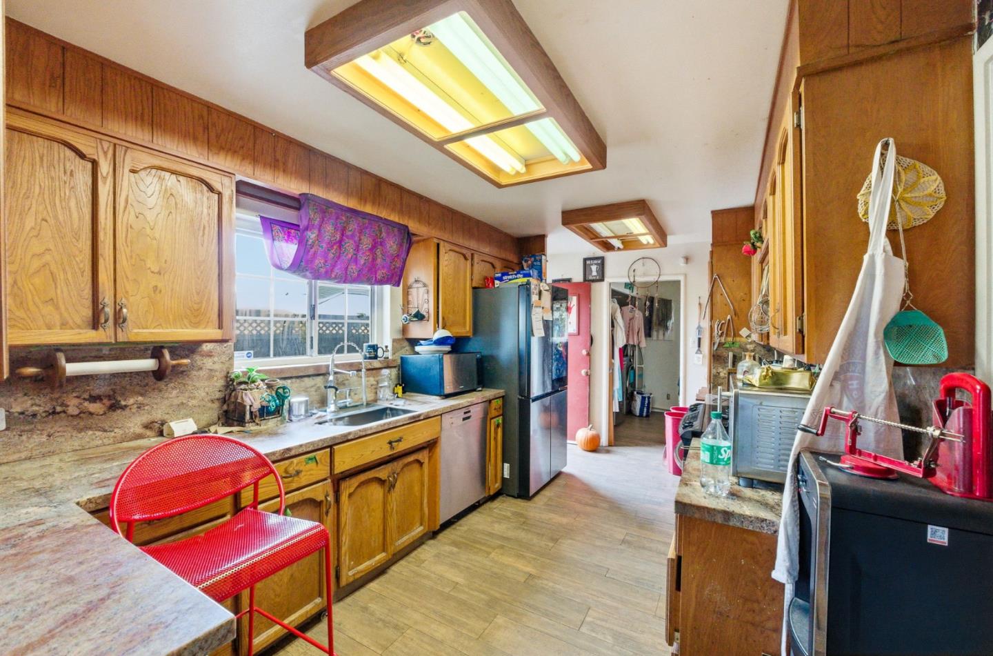 Detail Gallery Image 5 of 14 For 7821 Santa Theresa Dr, Gilroy,  CA 95020 - 3 Beds | 2/1 Baths