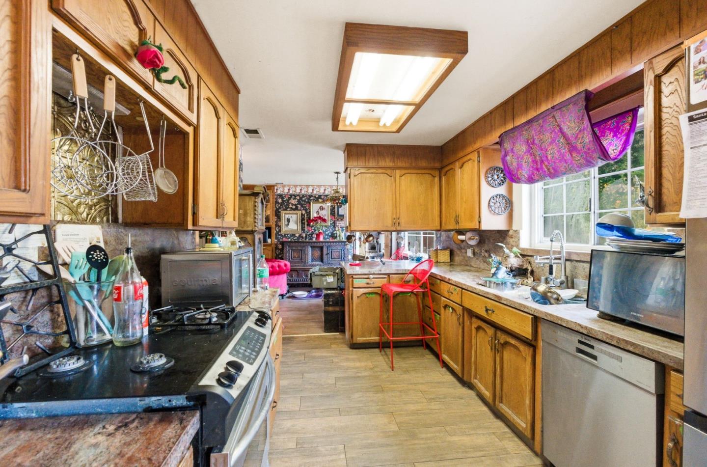 Detail Gallery Image 6 of 14 For 7821 Santa Theresa Dr, Gilroy,  CA 95020 - 3 Beds | 2/1 Baths