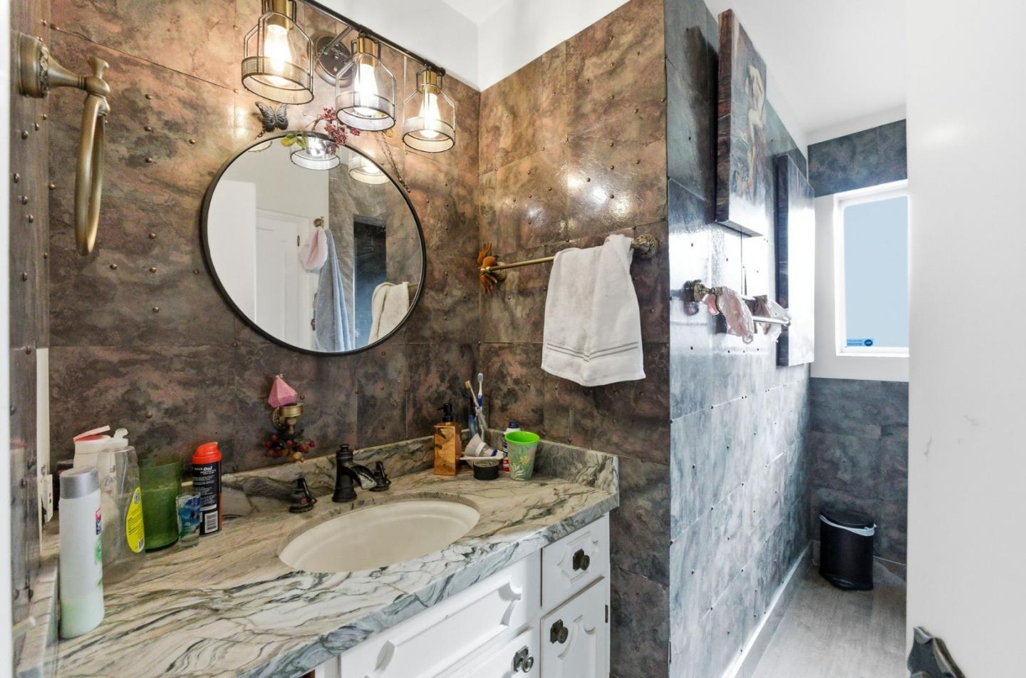 Detail Gallery Image 9 of 14 For 7821 Santa Theresa Dr, Gilroy,  CA 95020 - 3 Beds | 2/1 Baths