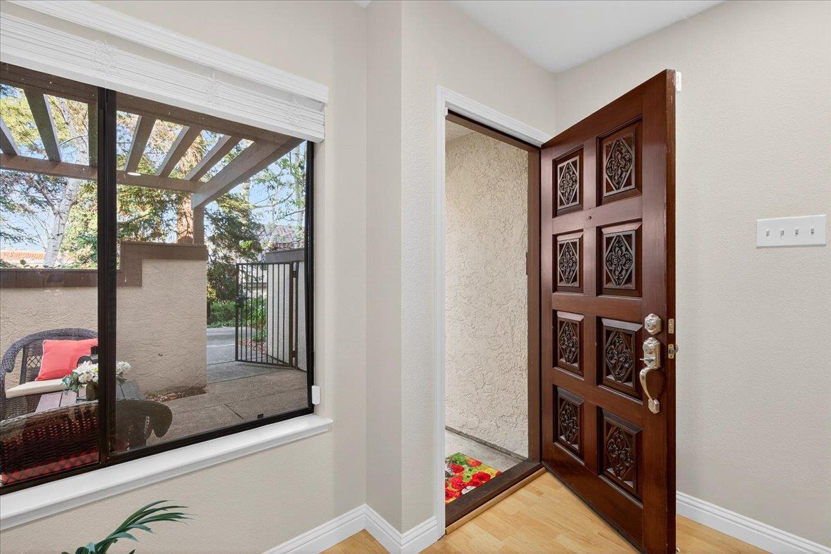 Detail Gallery Image 4 of 31 For 582 Pimlico Court, Walnut Creek,  CA 94597 - 2 Beds | 2/1 Baths