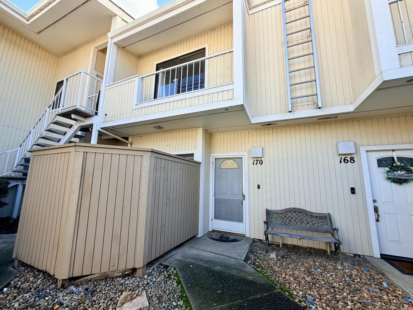 Detail Gallery Image 2 of 40 For 170 Marylinn Dr, Milpitas,  CA 95035 - 2 Beds | 2/1 Baths