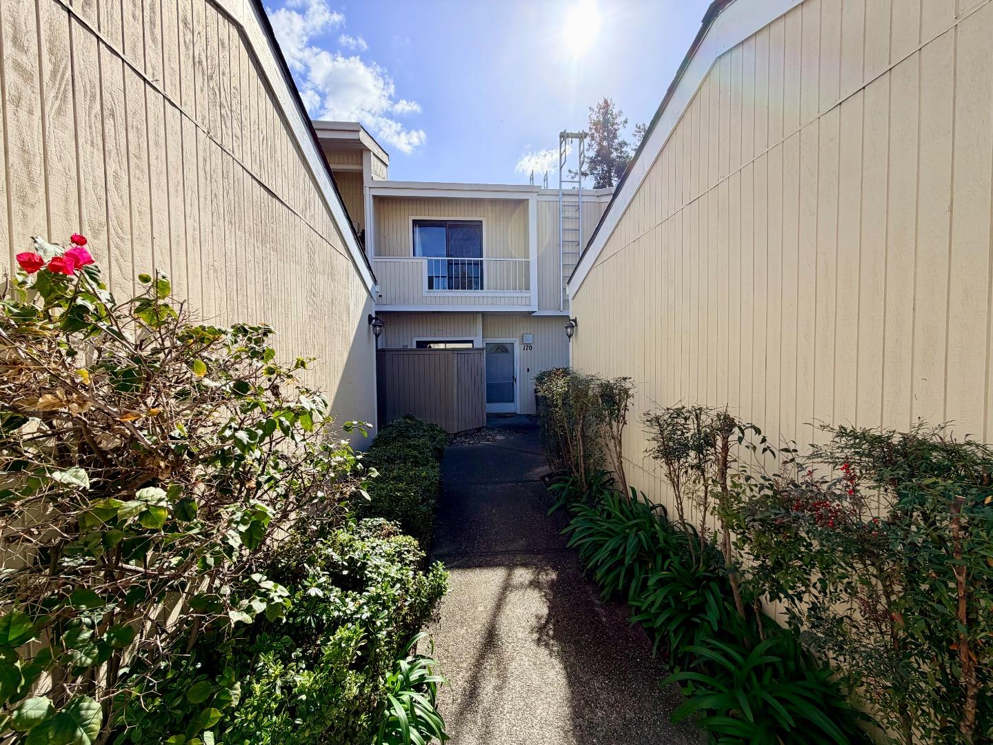 Detail Gallery Image 3 of 40 For 170 Marylinn Dr, Milpitas,  CA 95035 - 2 Beds | 2/1 Baths