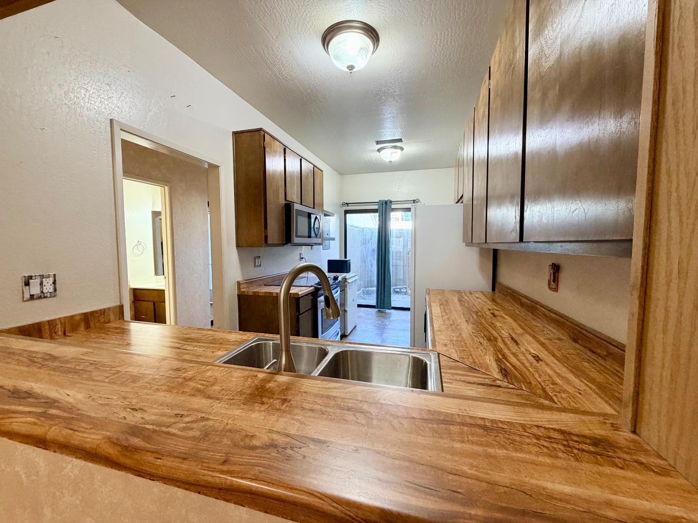 Detail Gallery Image 8 of 40 For 170 Marylinn Dr, Milpitas,  CA 95035 - 2 Beds | 2/1 Baths