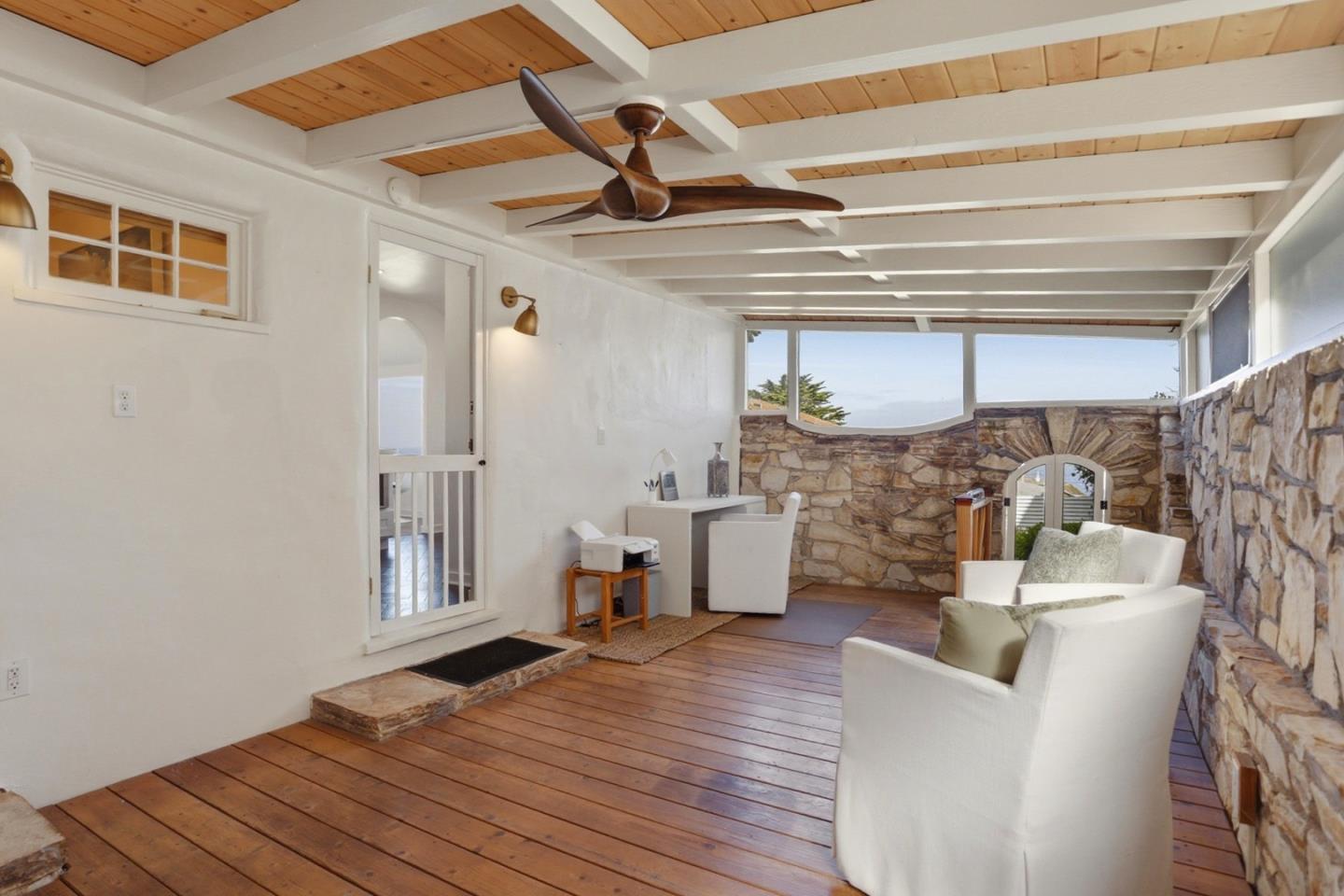 Detail Gallery Image 21 of 31 For 115 1st St, Pacific Grove,  CA 93950 - 2 Beds | 2 Baths