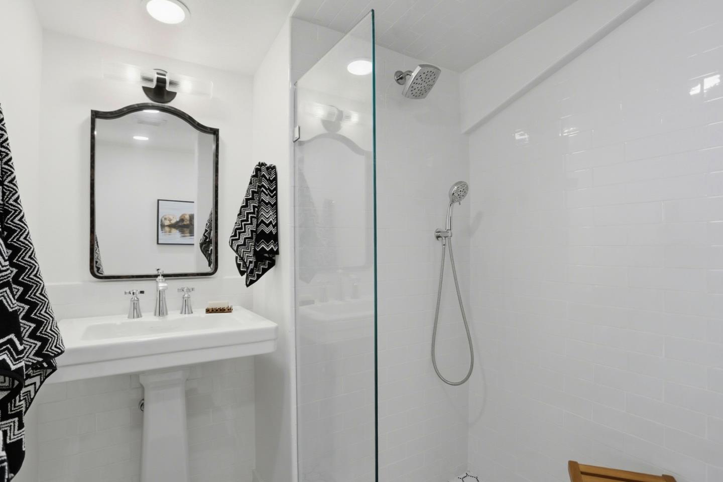 Detail Gallery Image 23 of 31 For 115 1st St, Pacific Grove,  CA 93950 - 2 Beds | 2 Baths