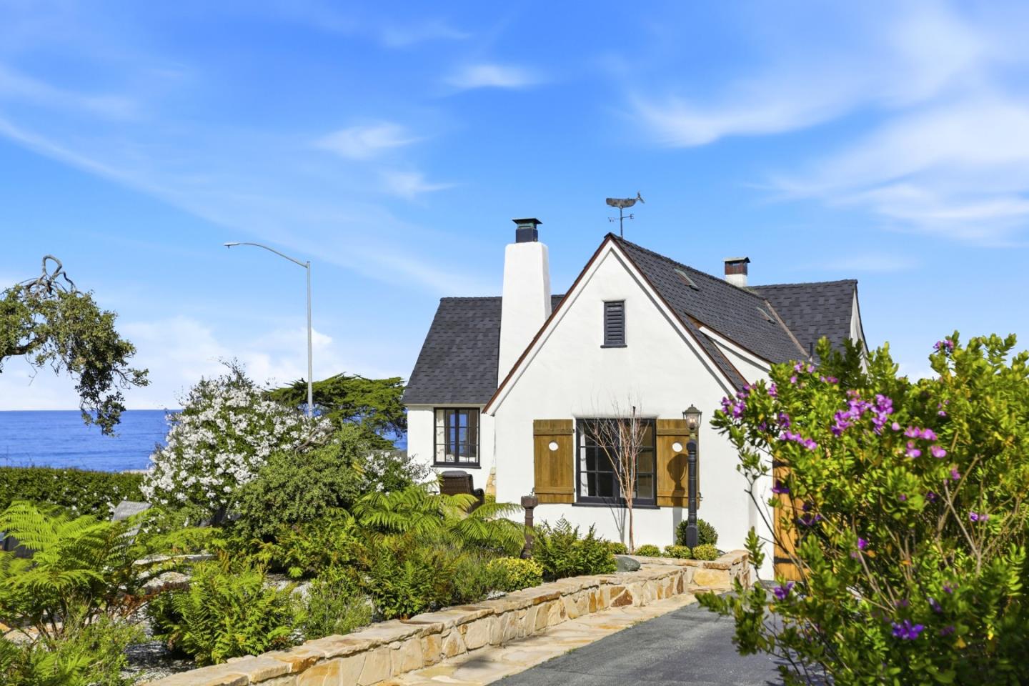 Detail Gallery Image 30 of 31 For 115 1st St, Pacific Grove,  CA 93950 - 2 Beds | 2 Baths