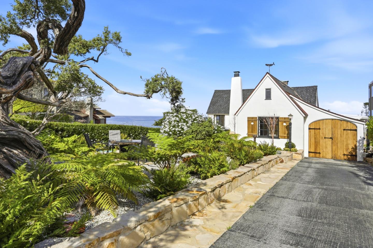 Detail Gallery Image 31 of 31 For 115 1st St, Pacific Grove,  CA 93950 - 2 Beds | 2 Baths