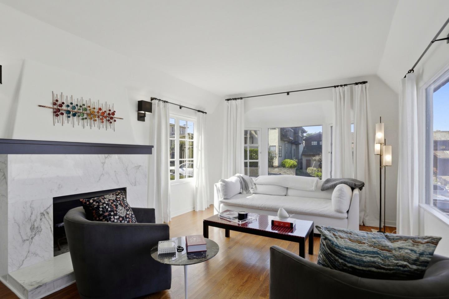 Detail Gallery Image 8 of 31 For 115 1st St, Pacific Grove,  CA 93950 - 2 Beds | 2 Baths