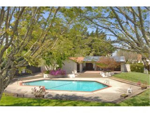 Detail Gallery Image 23 of 25 For 1 Rinconada Cir, Belmont,  CA 94002 - 3 Beds | 2 Baths