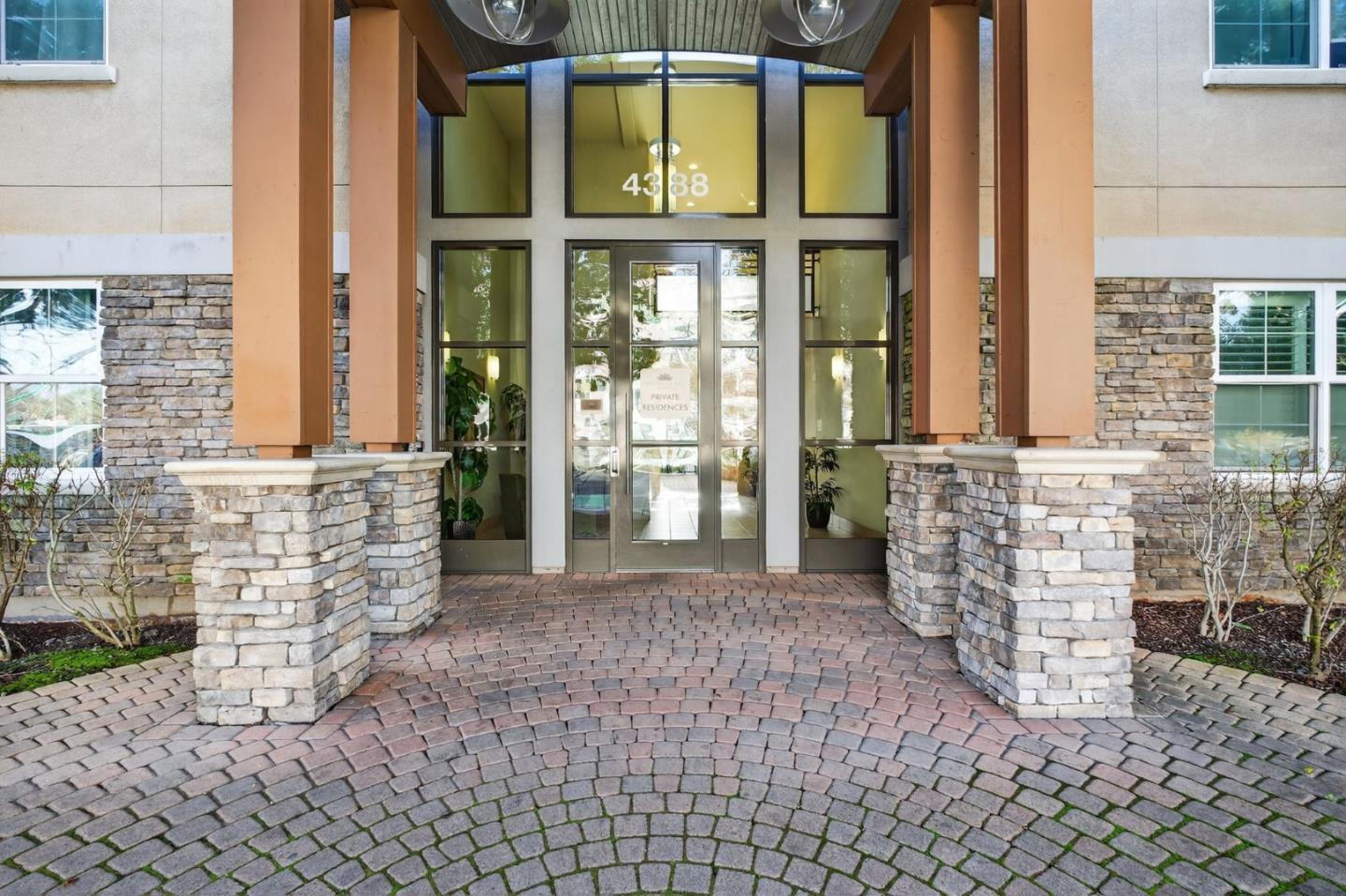 Detail Gallery Image 2 of 37 For 4388 El Camino Real #348,  Los Altos,  CA 94022 - 2 Beds | 2 Baths