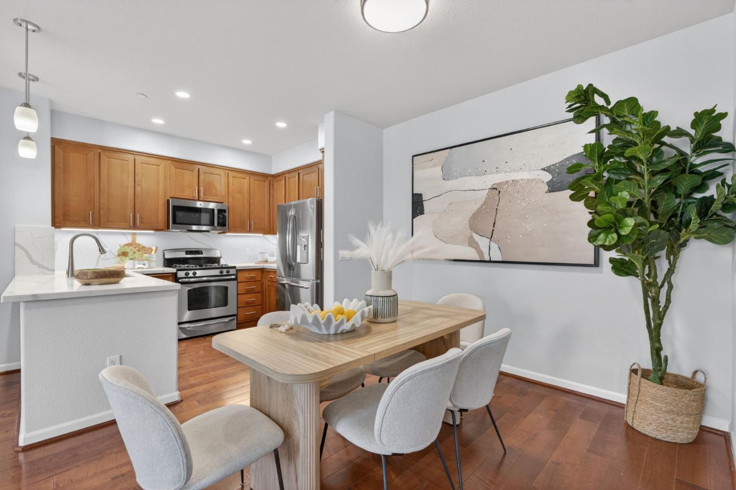 Detail Gallery Image 5 of 37 For 4388 El Camino Real #348,  Los Altos,  CA 94022 - 2 Beds | 2 Baths