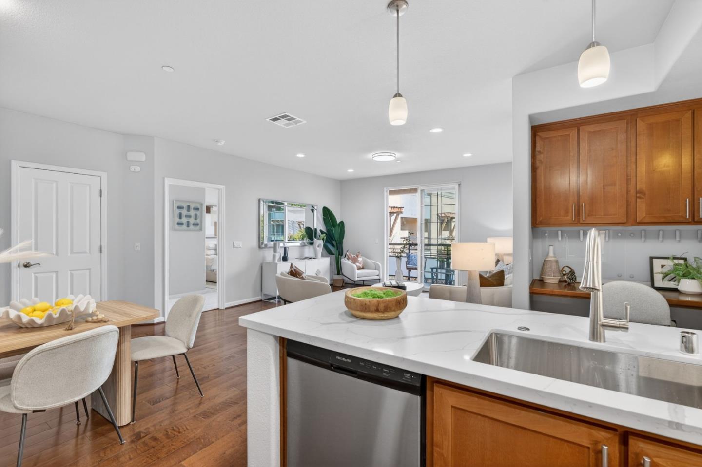 Detail Gallery Image 8 of 37 For 4388 El Camino Real #348,  Los Altos,  CA 94022 - 2 Beds | 2 Baths