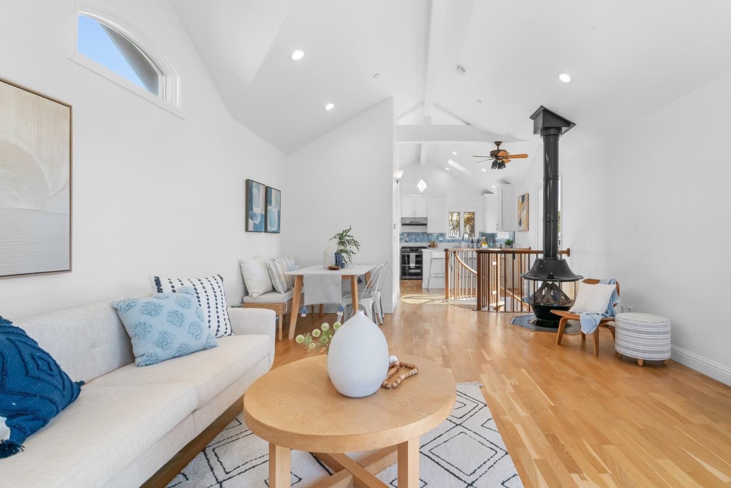 Detail Gallery Image 12 of 42 For 121 Anchorage Ave, Santa Cruz,  CA 95062 - 1 Beds | 1/1 Baths