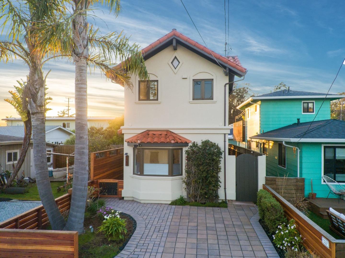 Detail Gallery Image 2 of 42 For 121 Anchorage Ave, Santa Cruz,  CA 95062 - 1 Beds | 1/1 Baths