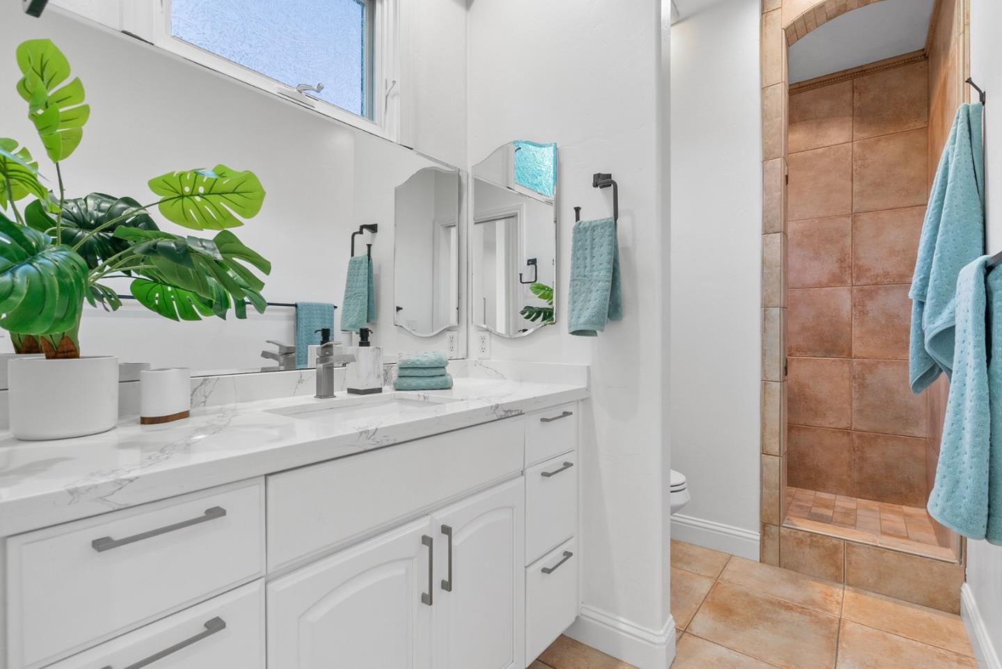 Detail Gallery Image 28 of 42 For 121 Anchorage Ave, Santa Cruz,  CA 95062 - 1 Beds | 1/1 Baths