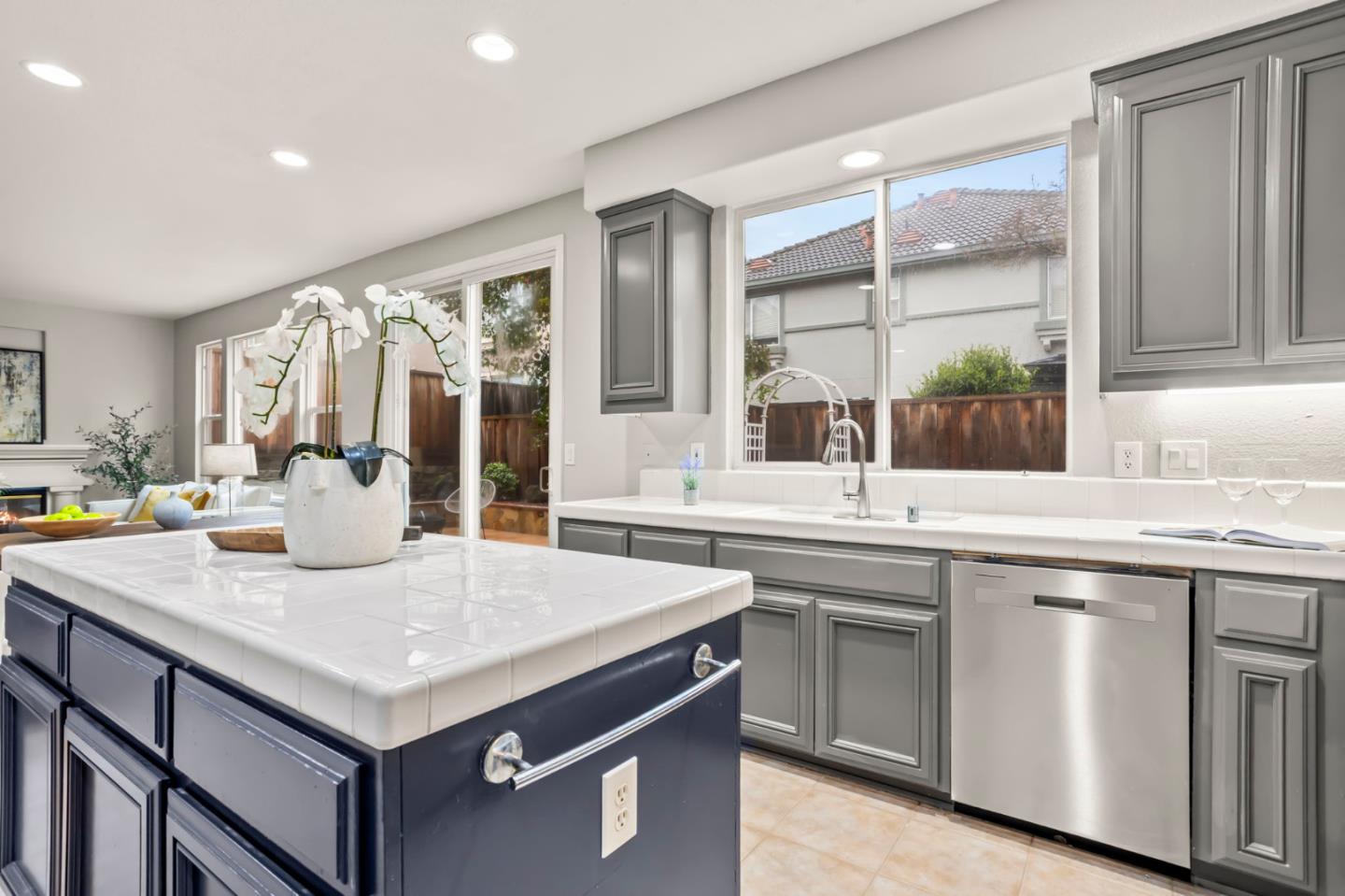 Detail Gallery Image 26 of 57 For 1714 via Cortina, San Jose,  CA 95120 - 3 Beds | 2/1 Baths