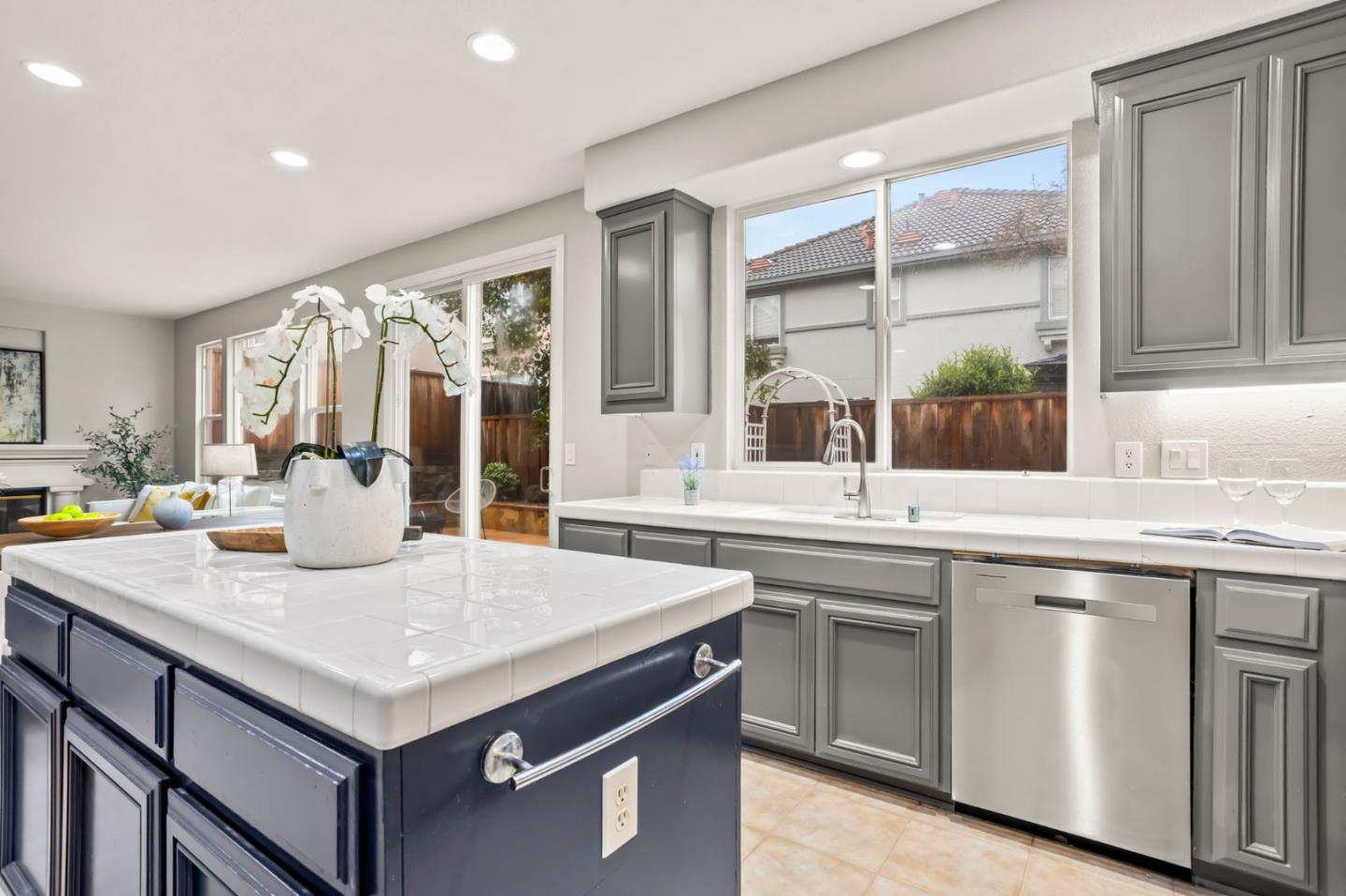 Detail Gallery Image 27 of 57 For 1714 via Cortina, San Jose,  CA 95120 - 3 Beds | 2/1 Baths