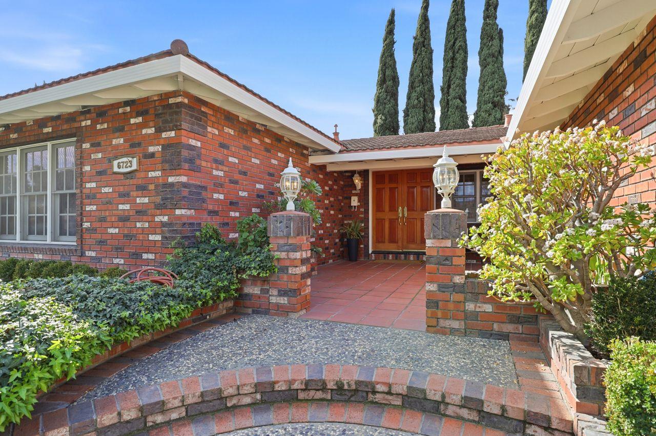 Detail Gallery Image 4 of 31 For 6723 Altiplano Way, San Jose,  CA 95119 - 3 Beds | 2 Baths