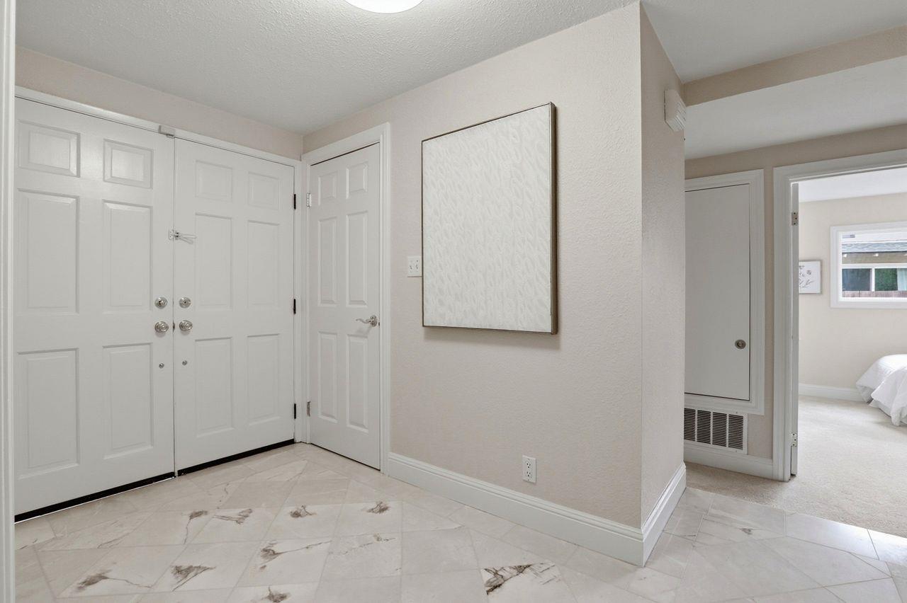 Detail Gallery Image 9 of 31 For 6723 Altiplano Way, San Jose,  CA 95119 - 3 Beds | 2 Baths