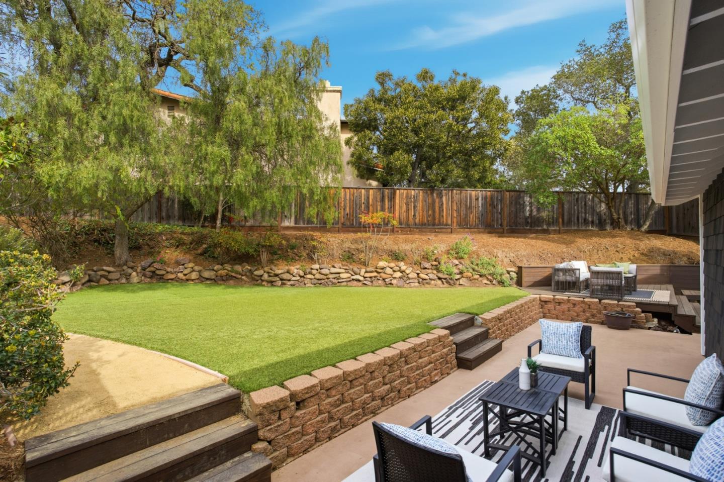 Detail Gallery Image 13 of 66 For 3338 Oak Knoll Dr, Redwood City,  CA 94062 - 4 Beds | 3 Baths