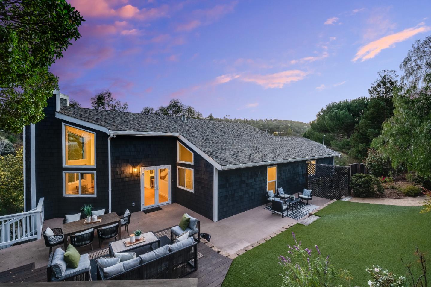 Detail Gallery Image 2 of 66 For 3338 Oak Knoll Dr, Redwood City,  CA 94062 - 4 Beds | 3 Baths