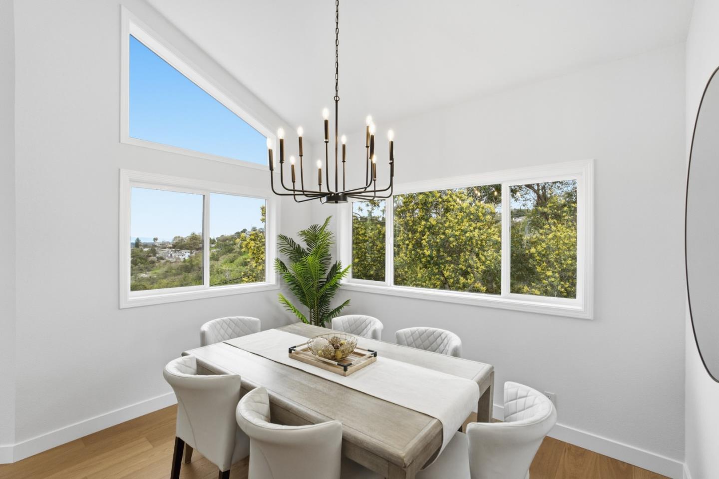 Detail Gallery Image 29 of 66 For 3338 Oak Knoll Dr, Redwood City,  CA 94062 - 4 Beds | 3 Baths