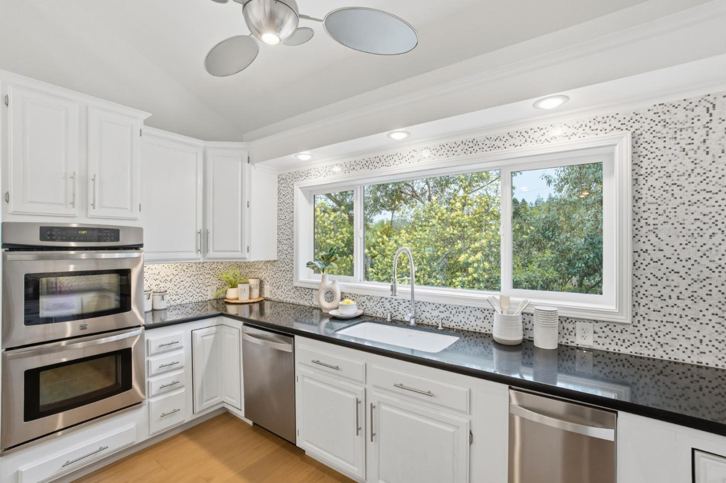 Detail Gallery Image 42 of 66 For 3338 Oak Knoll Dr, Redwood City,  CA 94062 - 4 Beds | 3 Baths