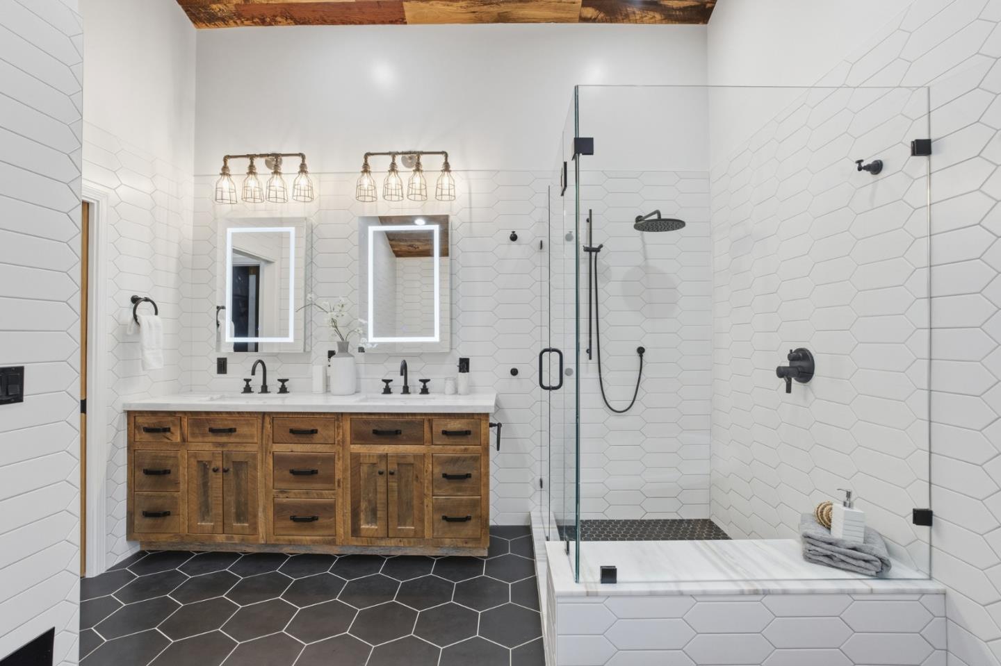 Detail Gallery Image 52 of 66 For 3338 Oak Knoll Dr, Redwood City,  CA 94062 - 4 Beds | 3 Baths