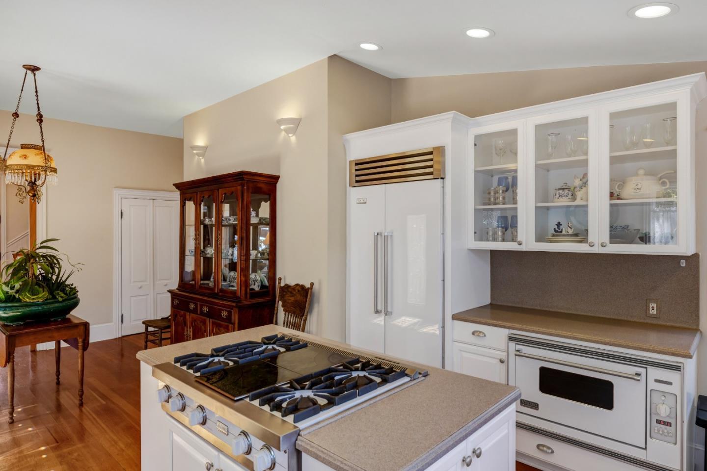 Detail Gallery Image 13 of 65 For 131 7th St, Pacific Grove,  CA 93950 - 3 Beds | 2/1 Baths