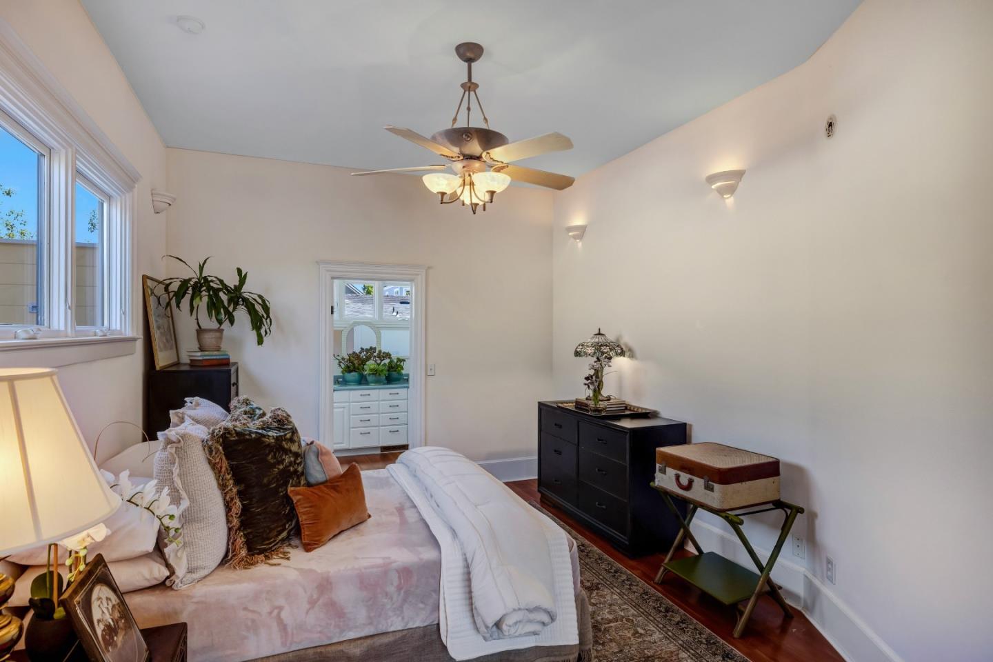 Detail Gallery Image 18 of 65 For 131 7th St, Pacific Grove,  CA 93950 - 3 Beds | 2/1 Baths