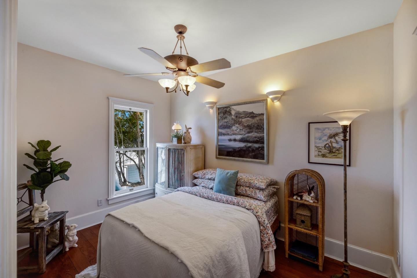 Detail Gallery Image 23 of 65 For 131 7th St, Pacific Grove,  CA 93950 - 3 Beds | 2/1 Baths