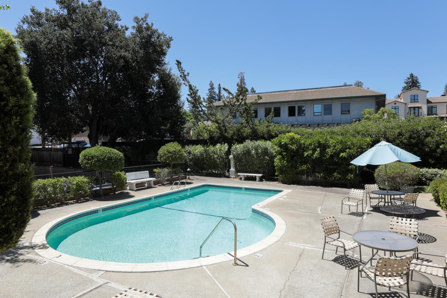 Detail Gallery Image 12 of 31 For 226 W Edith Ave #15,  Los Altos,  CA 94022 - 2 Beds | 2 Baths