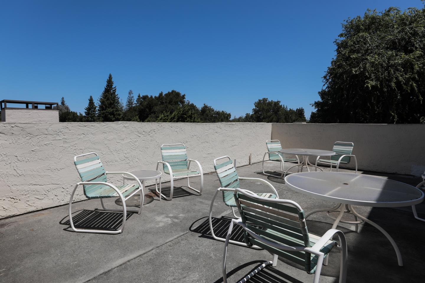 Detail Gallery Image 23 of 31 For 226 W Edith Ave #15,  Los Altos,  CA 94022 - 2 Beds | 2 Baths