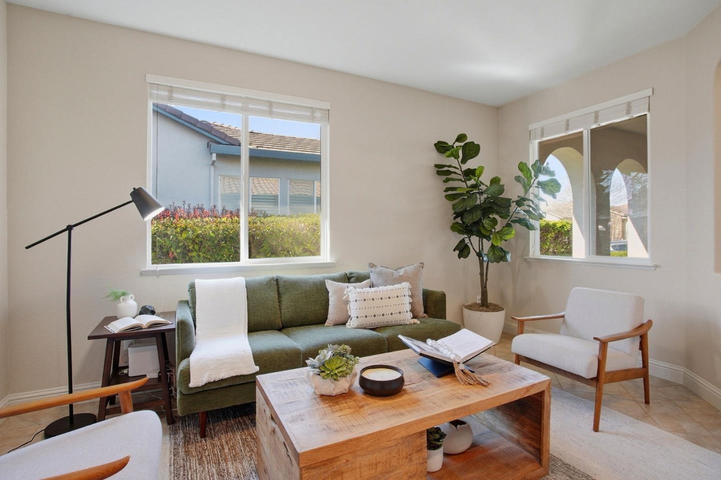 Detail Gallery Image 3 of 18 For 2360 Rose Arbor Dr, Sacramento,  CA 95835 - 3 Beds | 2 Baths