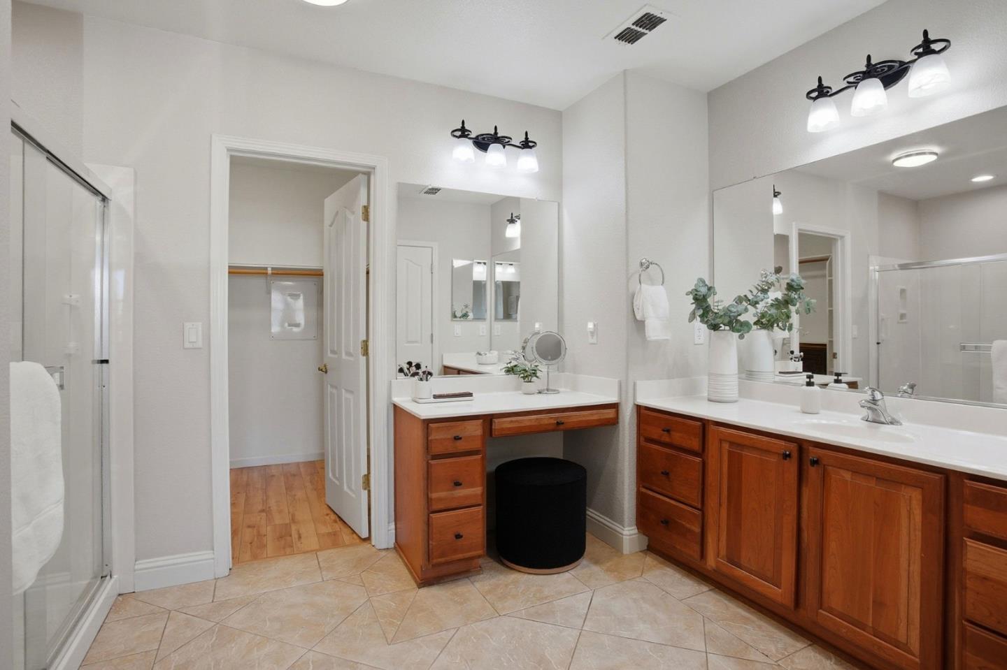 Detail Gallery Image 8 of 18 For 2360 Rose Arbor Dr, Sacramento,  CA 95835 - 3 Beds | 2 Baths