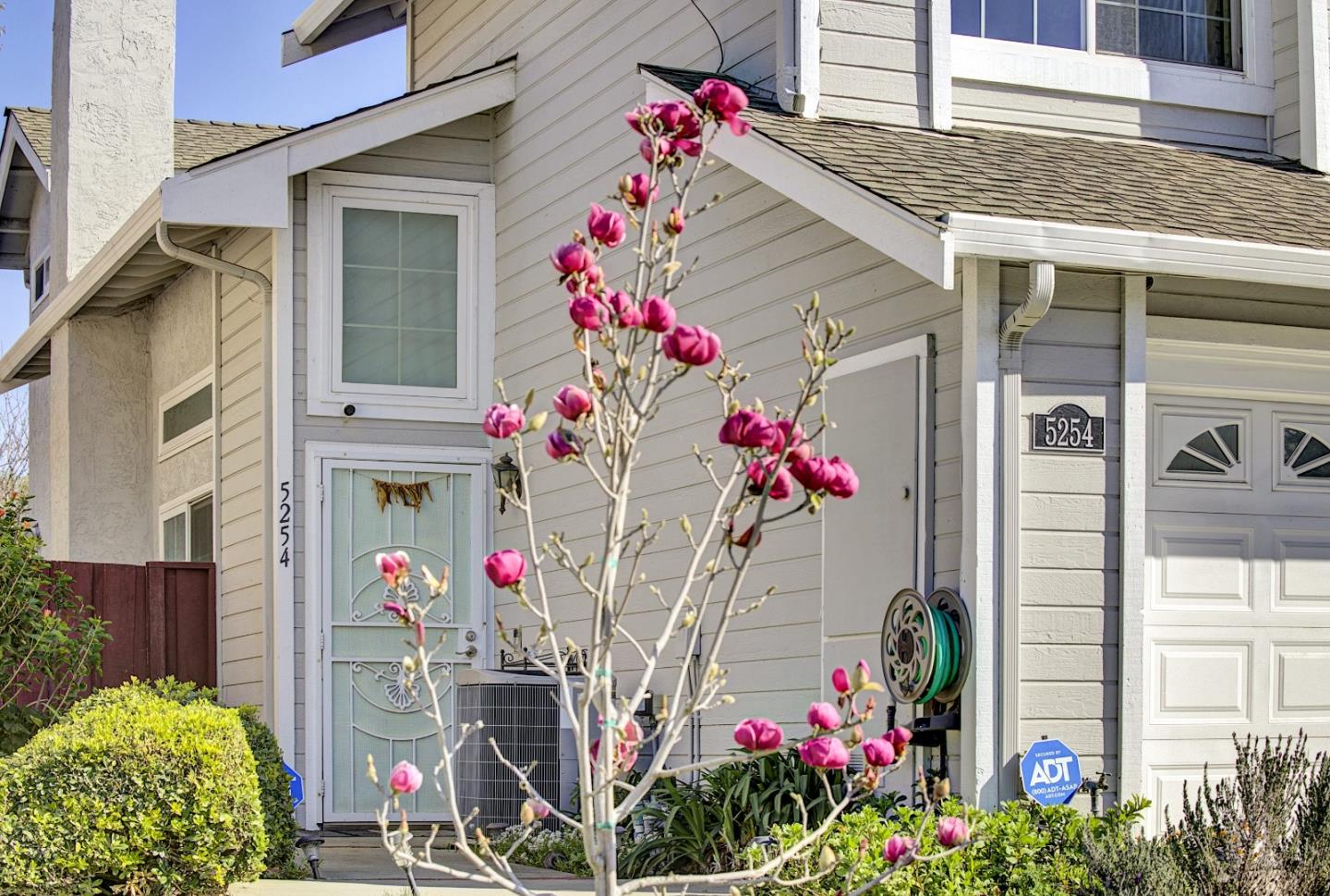Detail Gallery Image 3 of 41 For 5254 Country Forge Ln, San Jose,  CA 95136 - 3 Beds | 2/1 Baths