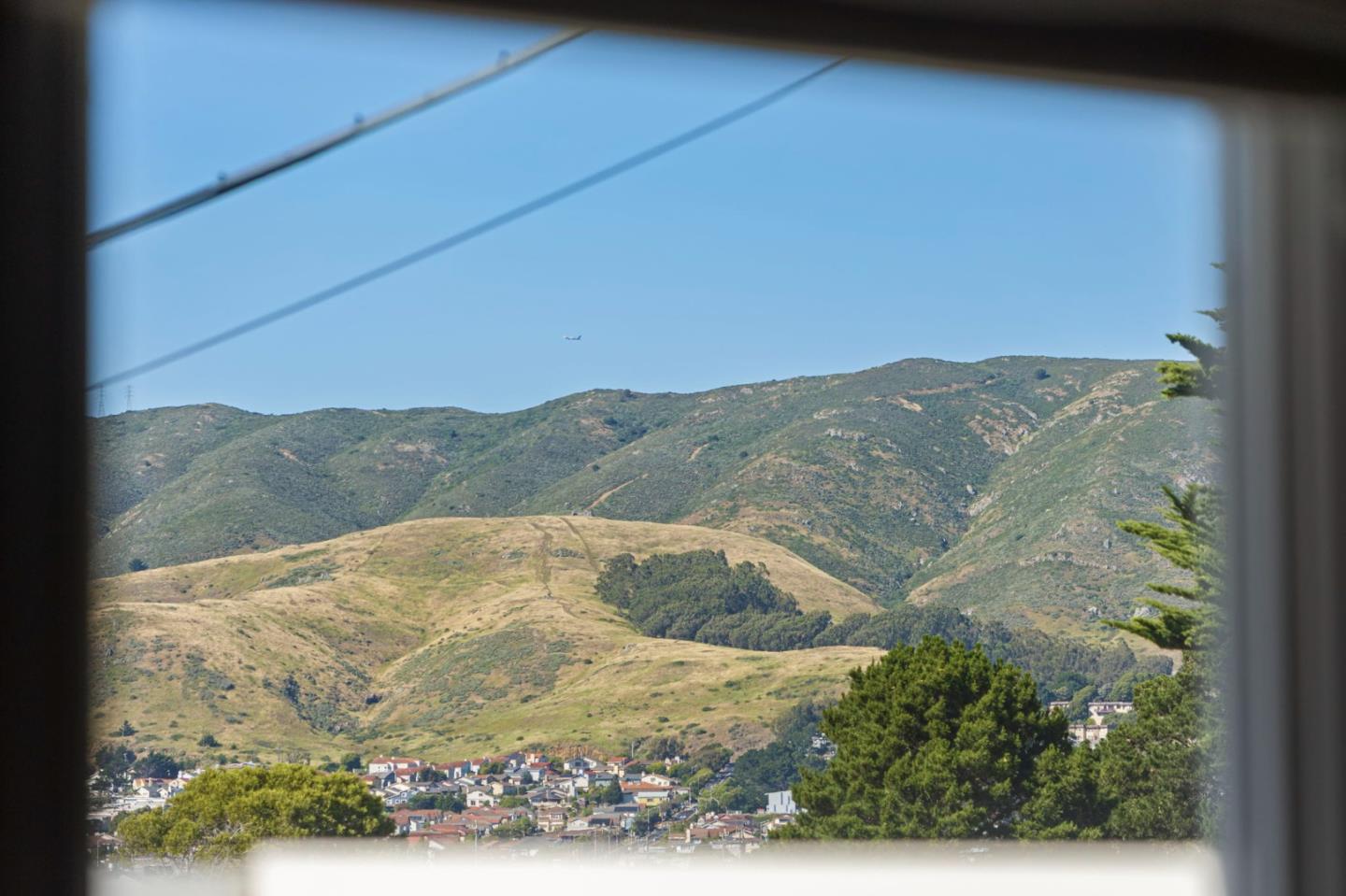 Detail Gallery Image 32 of 60 For 272 Taylor Dr, South San Francisco,  CA 94080 - 3 Beds | 2/1 Baths