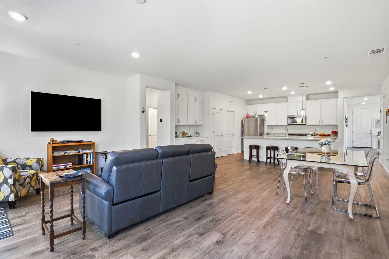 Detail Gallery Image 11 of 62 For 2761 Glenview Dr, Hollister,  CA 95023 - 4 Beds | 2/1 Baths