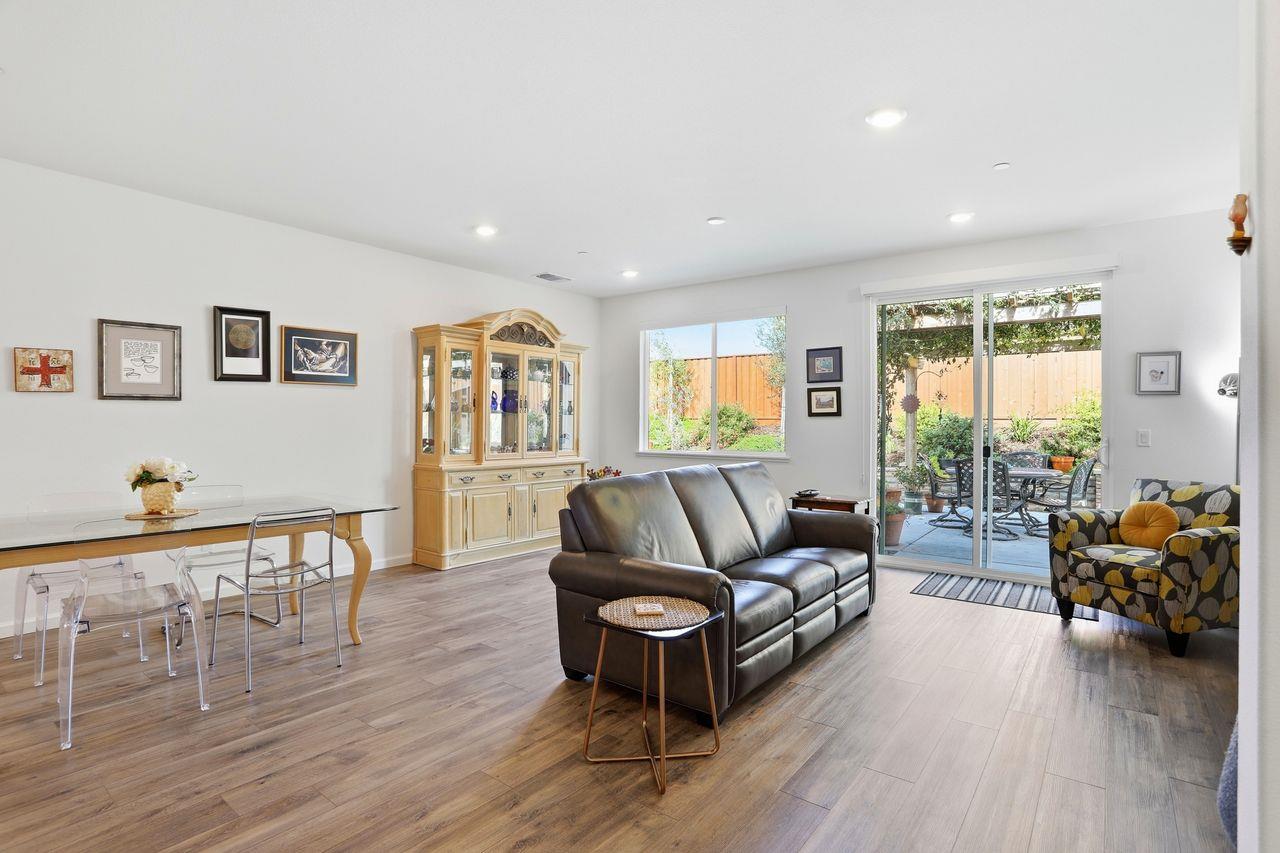 Detail Gallery Image 12 of 62 For 2761 Glenview Dr, Hollister,  CA 95023 - 4 Beds | 2/1 Baths