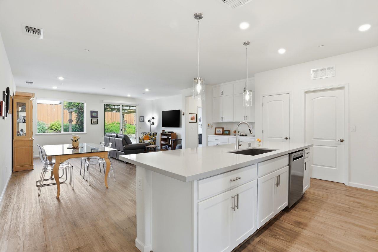 Detail Gallery Image 14 of 62 For 2761 Glenview Dr, Hollister,  CA 95023 - 4 Beds | 2/1 Baths