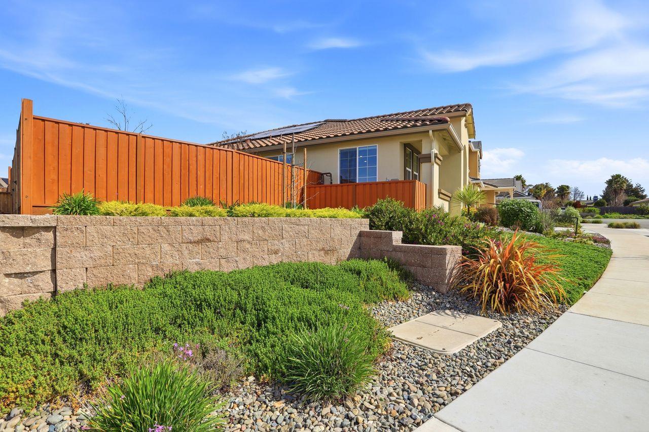 Detail Gallery Image 3 of 62 For 2761 Glenview Dr, Hollister,  CA 95023 - 4 Beds | 2/1 Baths