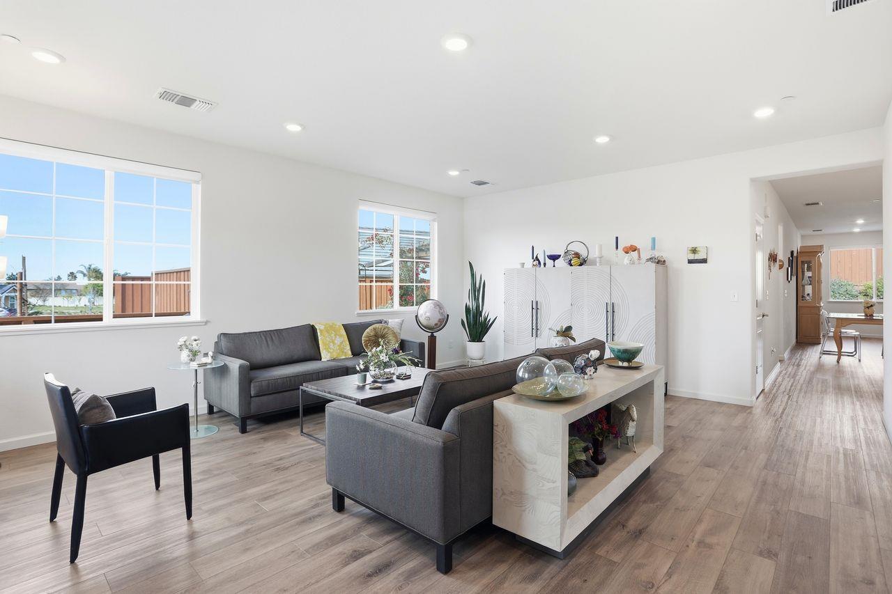 Detail Gallery Image 7 of 62 For 2761 Glenview Dr, Hollister,  CA 95023 - 4 Beds | 2/1 Baths