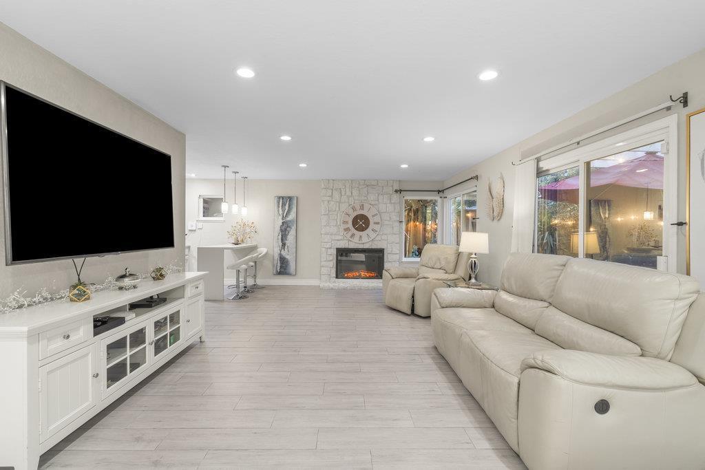 Detail Gallery Image 10 of 12 For 16761 Dry Creek Ct, Morgan Hill,  CA 95037 - 4 Beds | 2 Baths