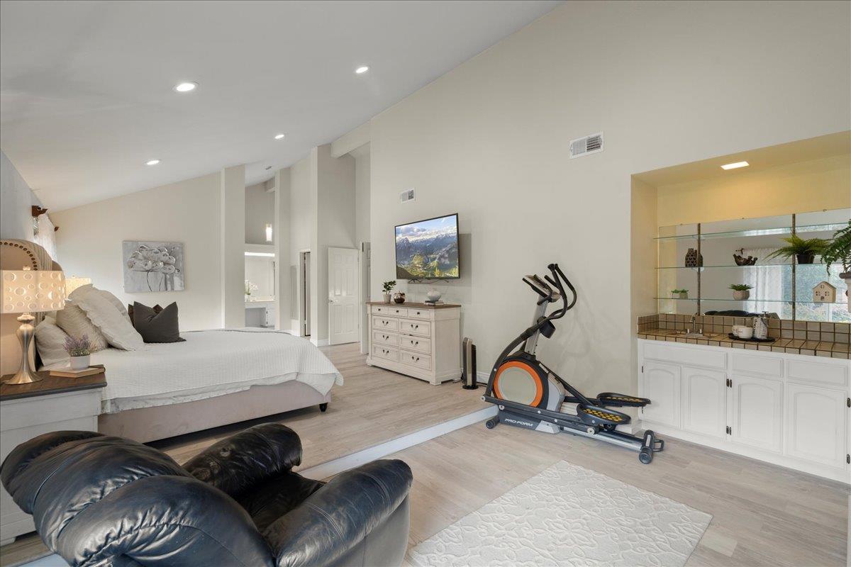 Detail Gallery Image 25 of 37 For 16761 Dry Creek Ct, Morgan Hill,  CA 95037 - 4 Beds | 2/1 Baths