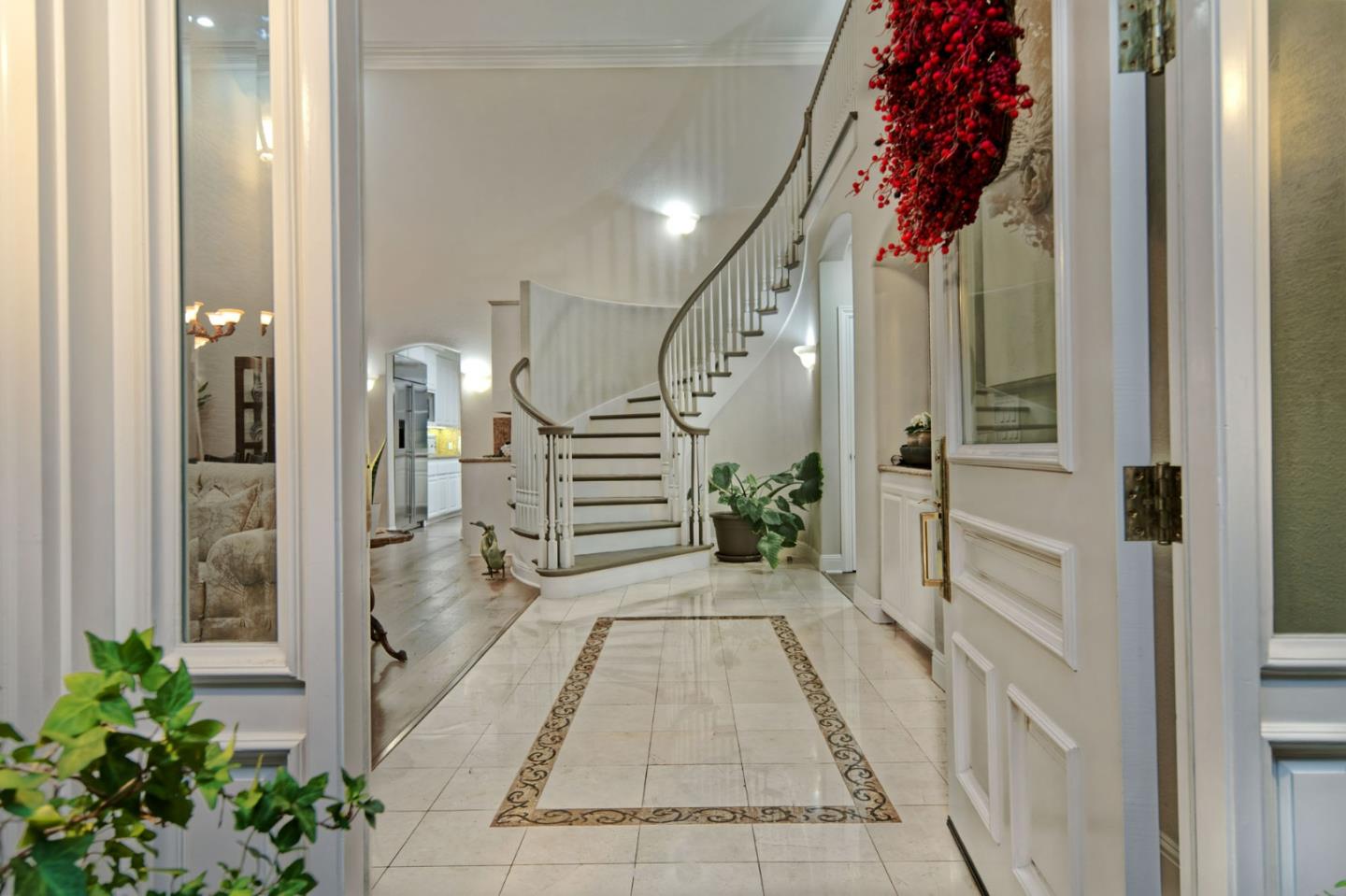 Detail Gallery Image 4 of 39 For 114 Gemini Ct, Los Gatos,  CA 95032 - 5 Beds | 4 Baths