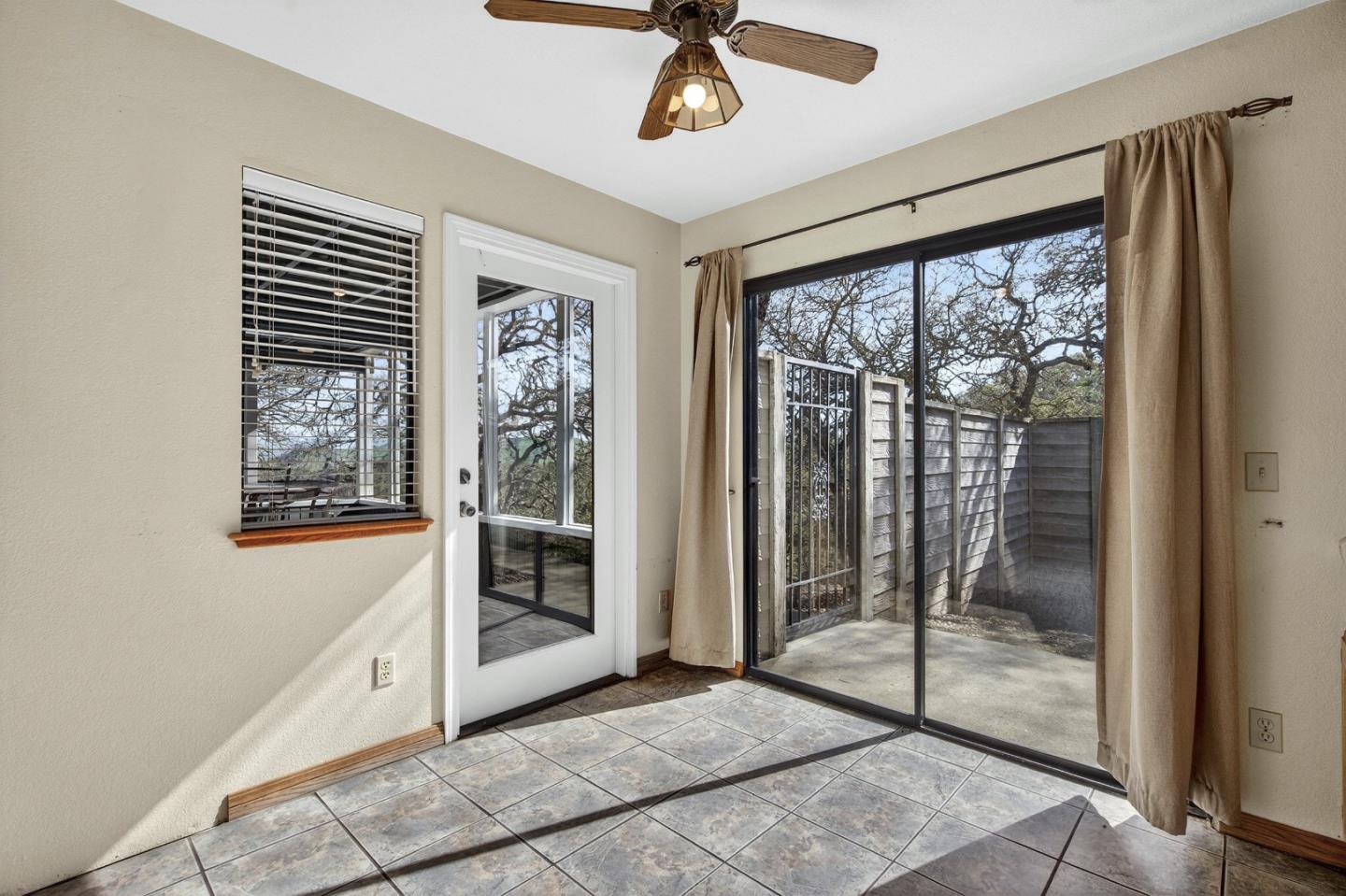 Detail Gallery Image 12 of 65 For 11305 Cienega Rd, Hollister,  CA 95023 - 4 Beds | 2/1 Baths