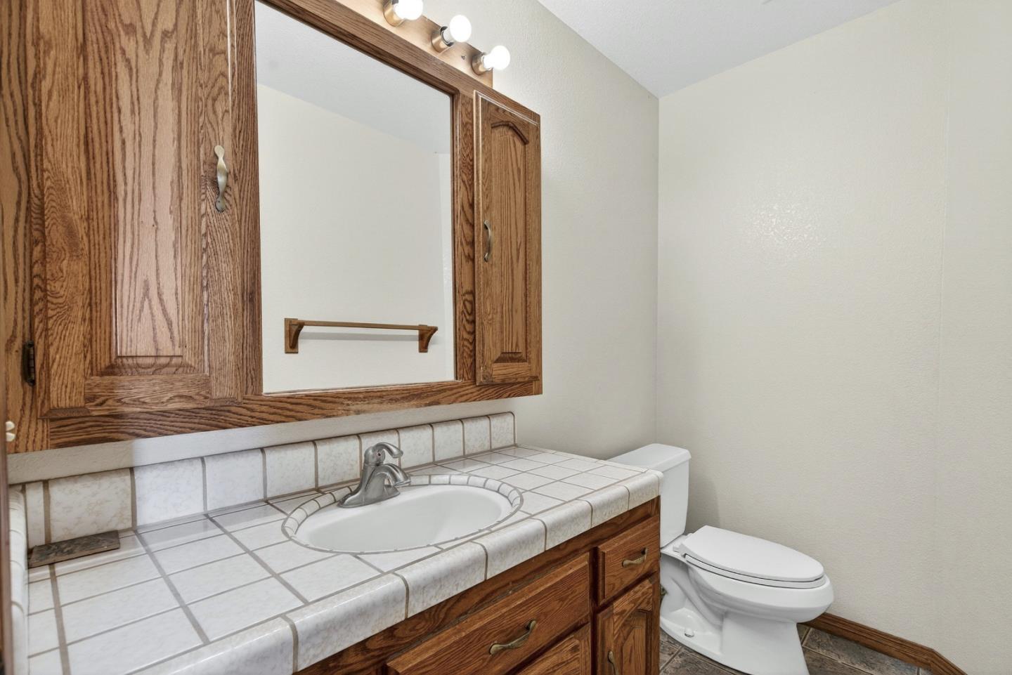 Detail Gallery Image 17 of 65 For 11305 Cienega Rd, Hollister,  CA 95023 - 4 Beds | 2/1 Baths