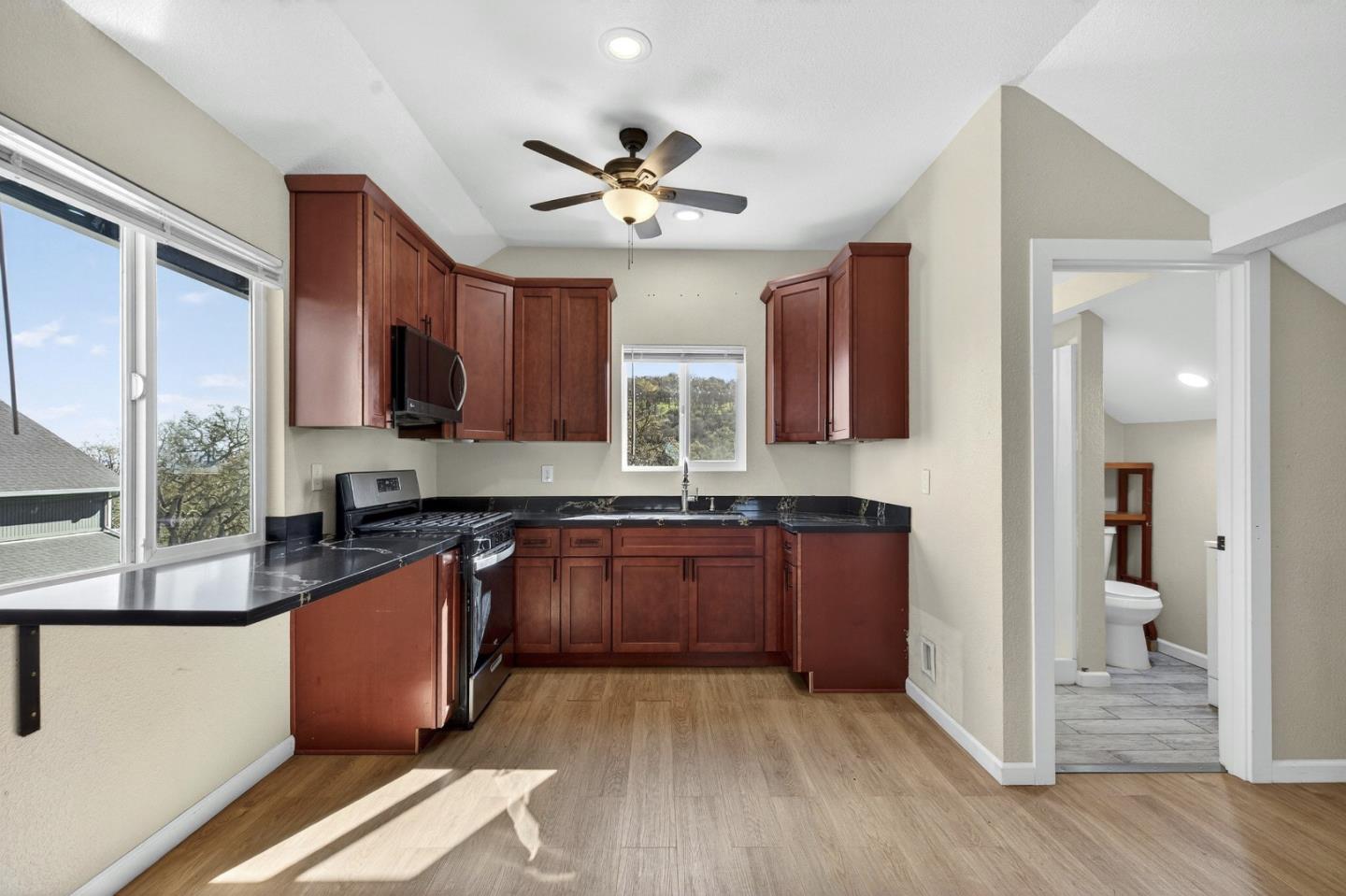 Detail Gallery Image 45 of 65 For 11305 Cienega Rd, Hollister,  CA 95023 - 4 Beds | 2/1 Baths