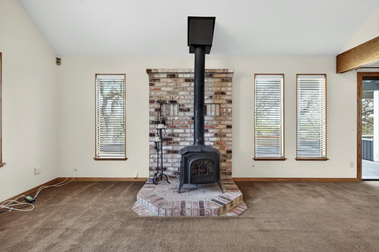 Detail Gallery Image 8 of 65 For 11305 Cienega Rd, Hollister,  CA 95023 - 4 Beds | 2/1 Baths